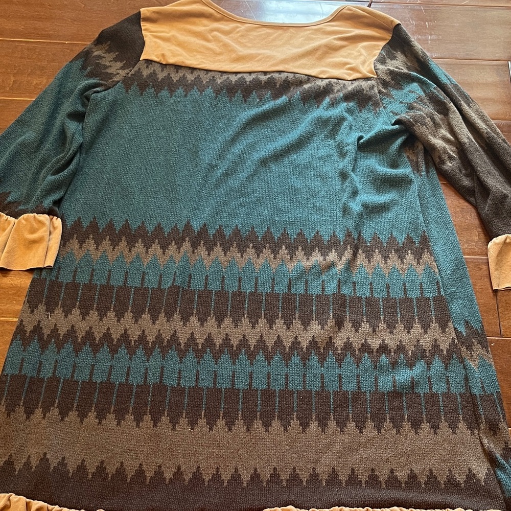 Teal and Tan Patterned Ruffle-Sleeve Tunic Top - Picture 5 of 5